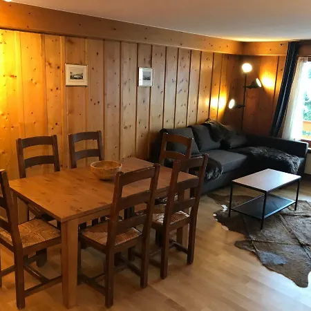 Central, Cosy, Sunny & Sauna 아파트 *